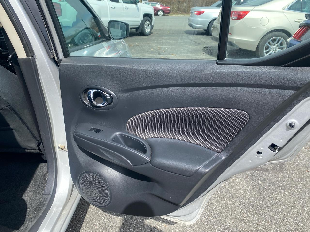 Nissan Versa SV 2017