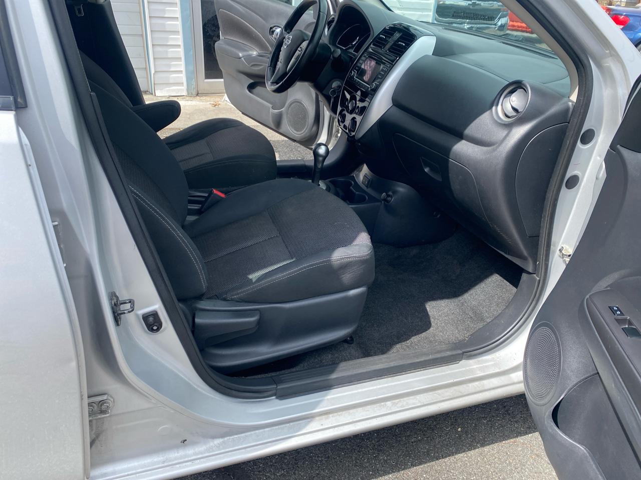 Nissan Versa SV 2017