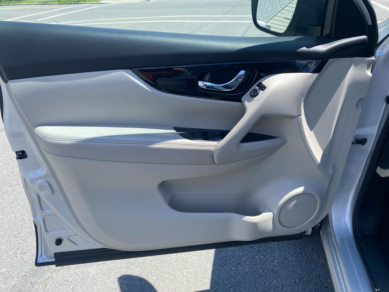 Nissan Rogue Sport SV 2018
