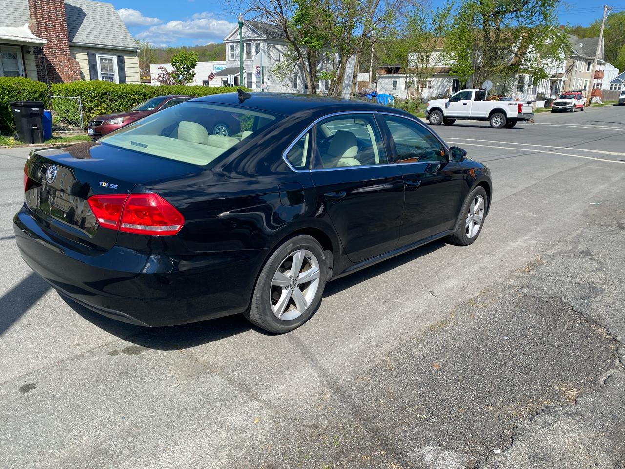 Volkswagen Passat 2.0L TDI SEL Premium 2013