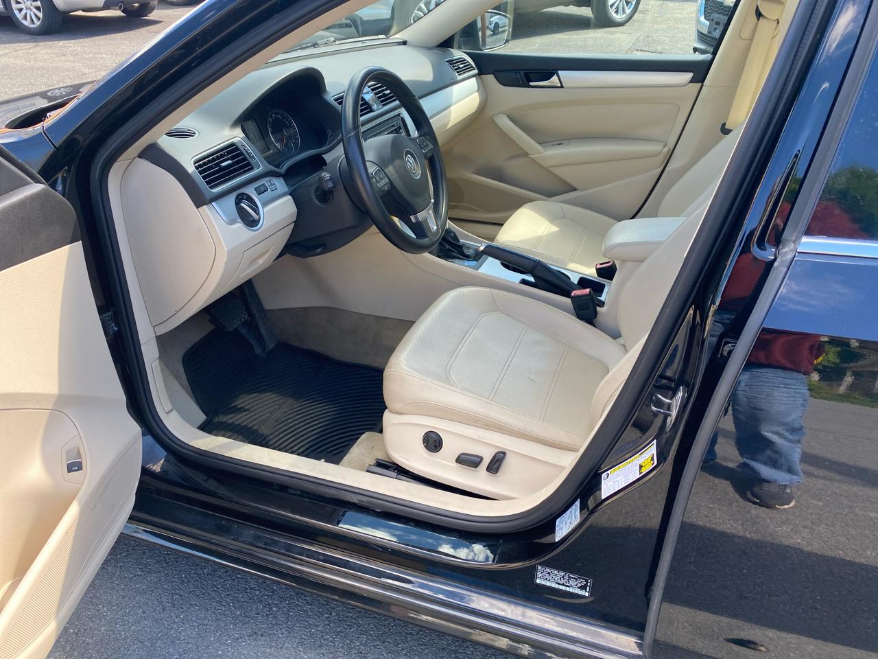 Volkswagen Passat 2.0L TDI SEL Premium 2013