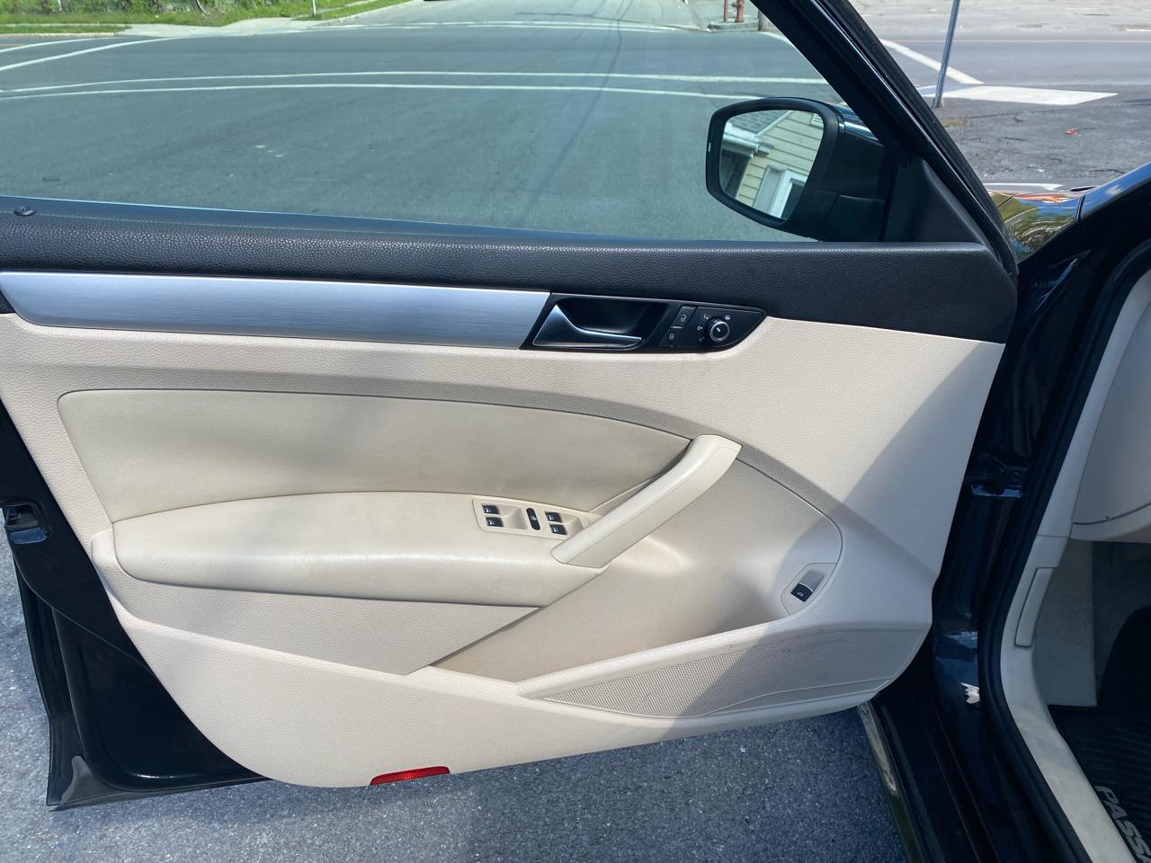 Volkswagen Passat 2.0L TDI SEL Premium 2013