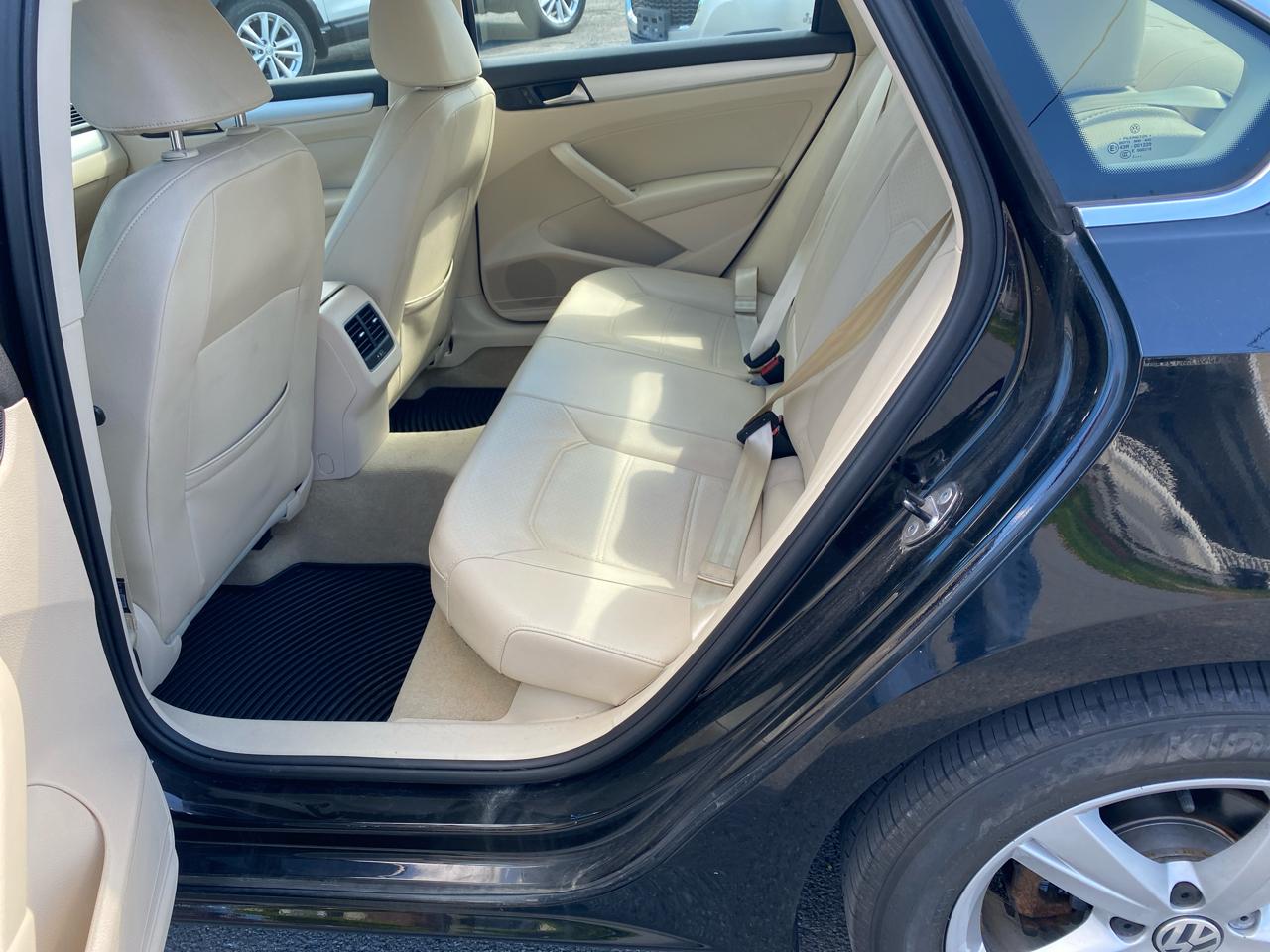 Volkswagen Passat 2.0L TDI SEL Premium 2013