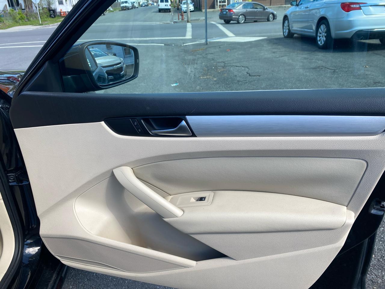 Volkswagen Passat 2.0L TDI SEL Premium 2013