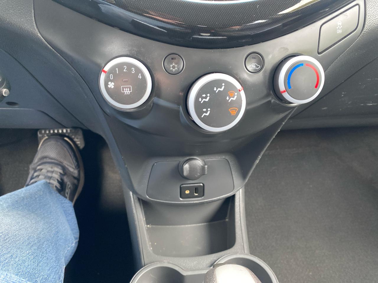 Chevrolet Spark 1LT CVT 2015