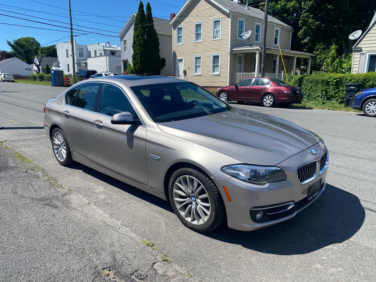 BMW 5-Series 528i 2015