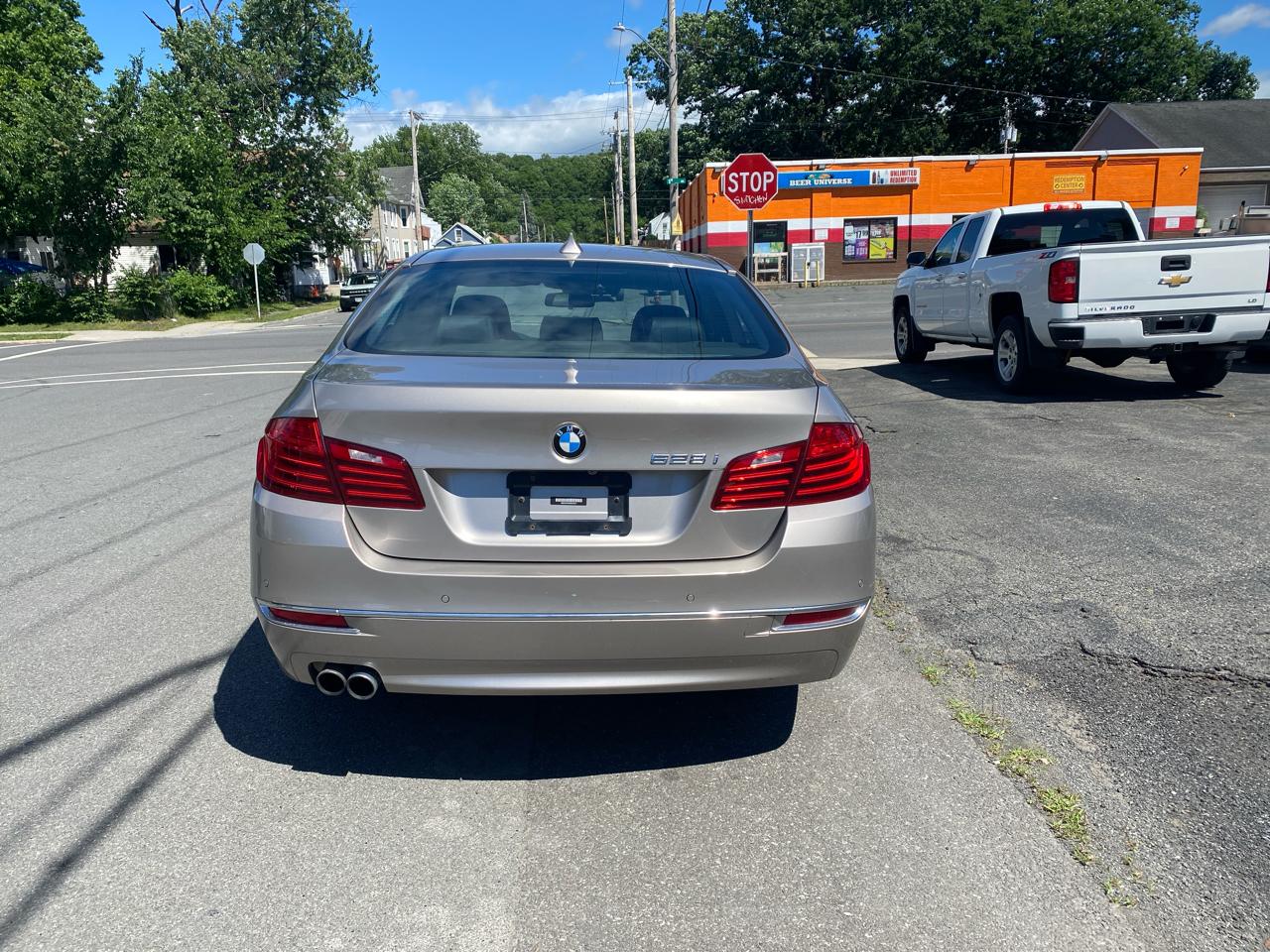 BMW 5-Series 528i 2015
