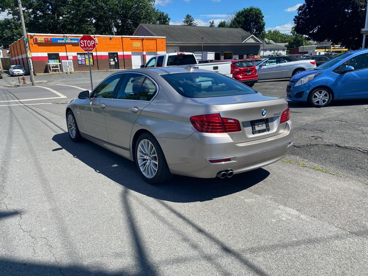 BMW 5-Series 528i 2015