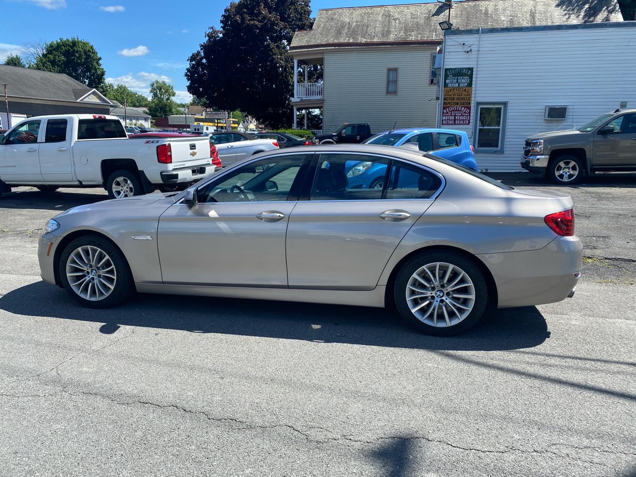 BMW 5-Series 528i 2015