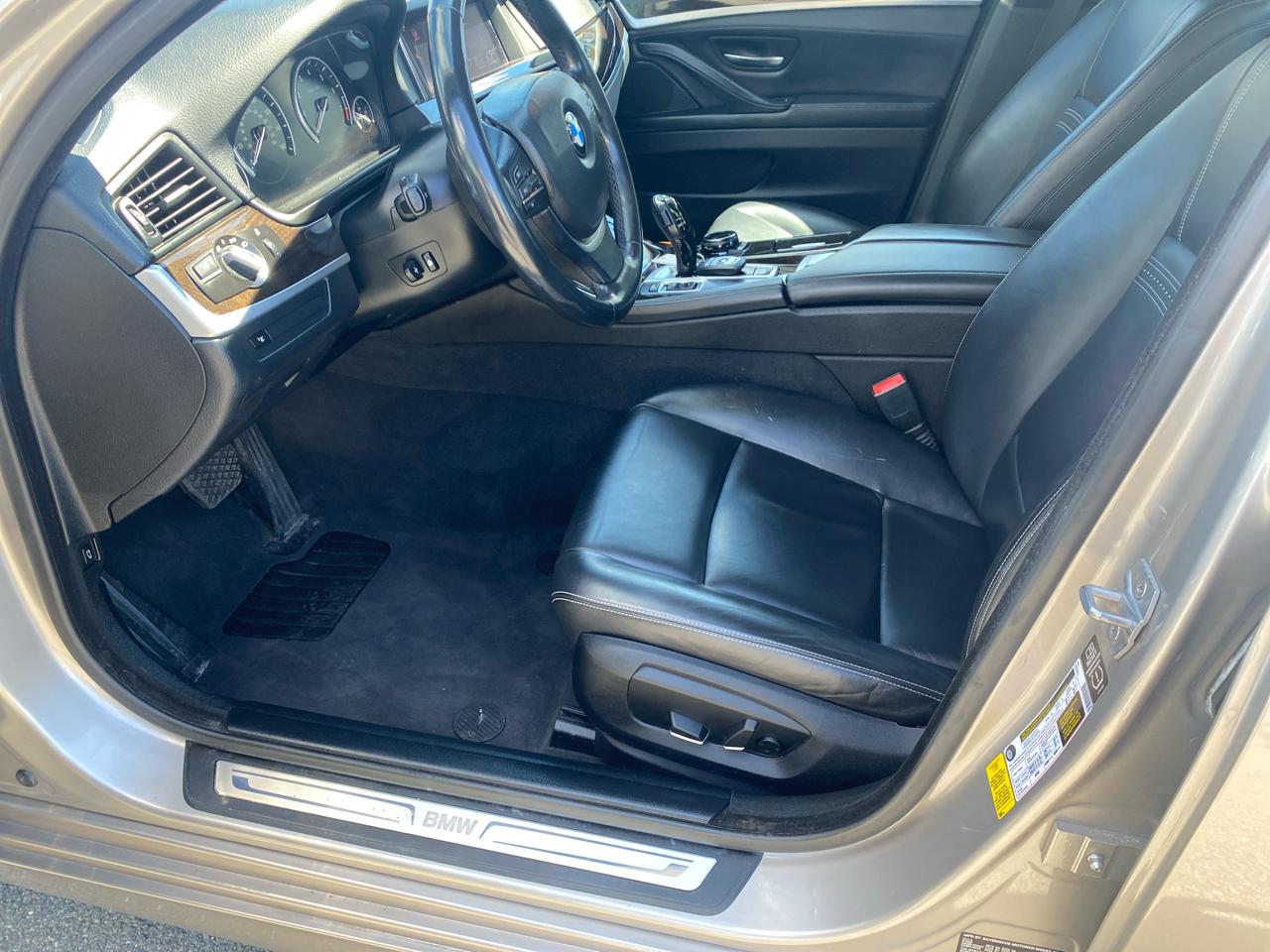 BMW 5-Series 528i 2015
