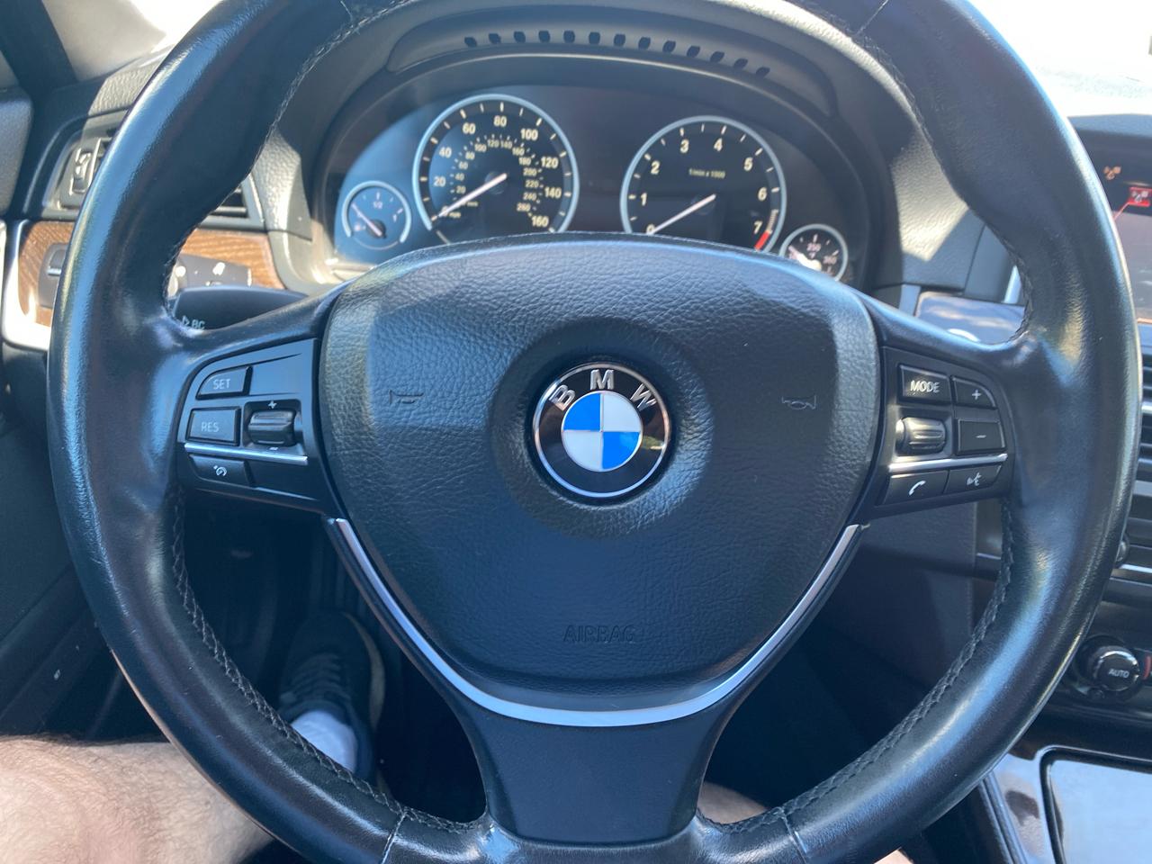 BMW 5-Series 528i 2015