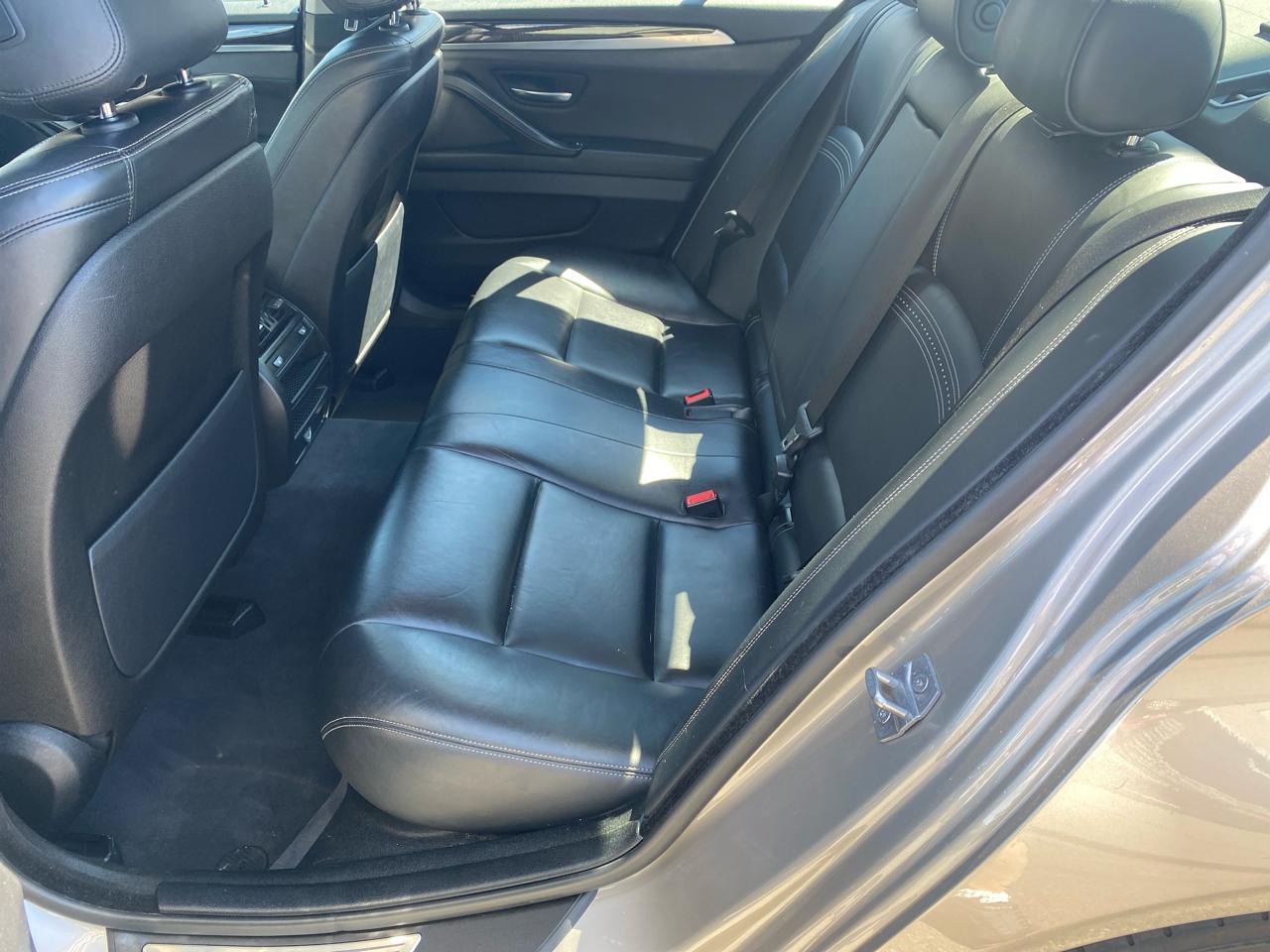 BMW 5-Series 528i 2015
