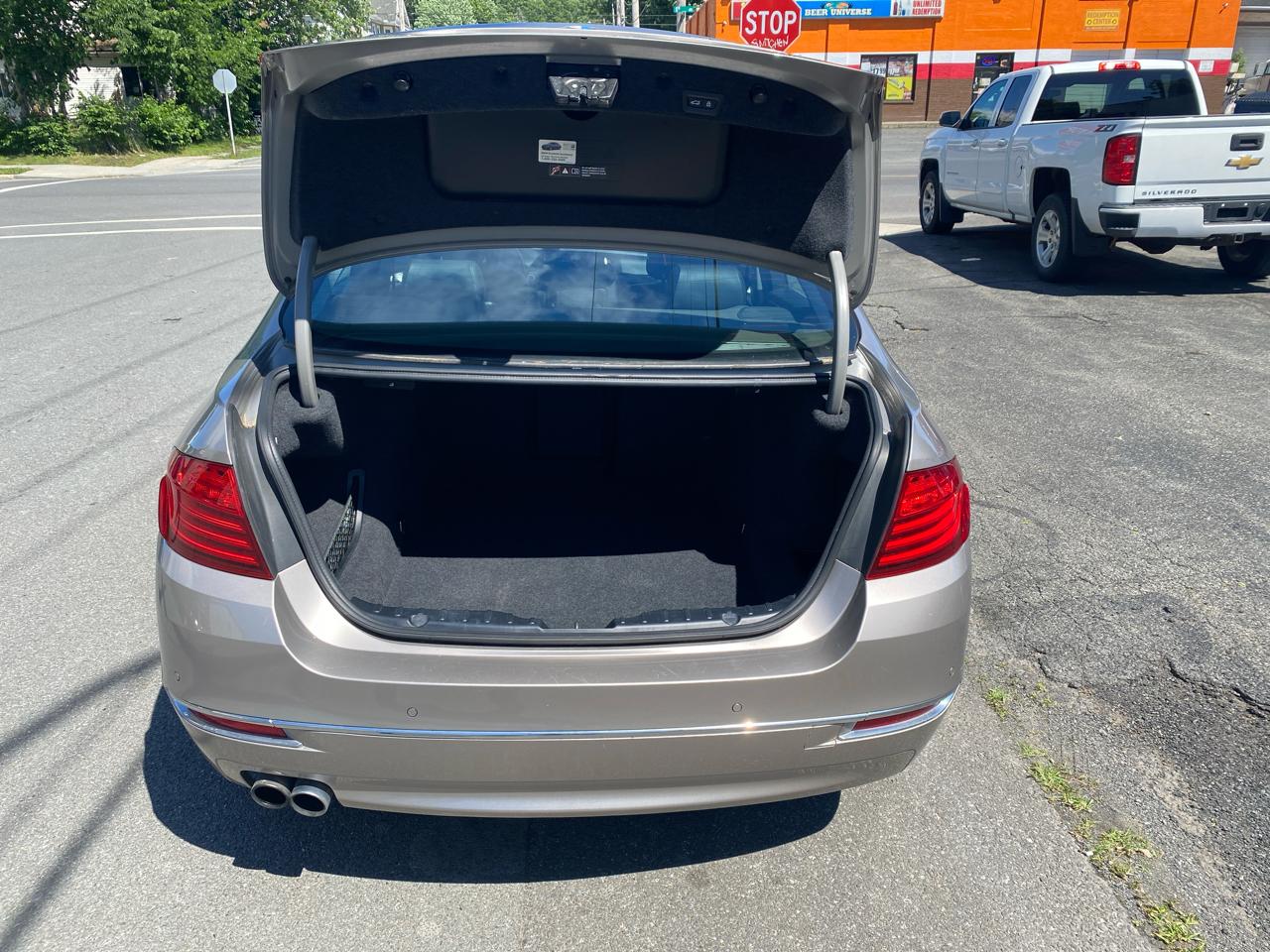 BMW 5-Series 528i 2015