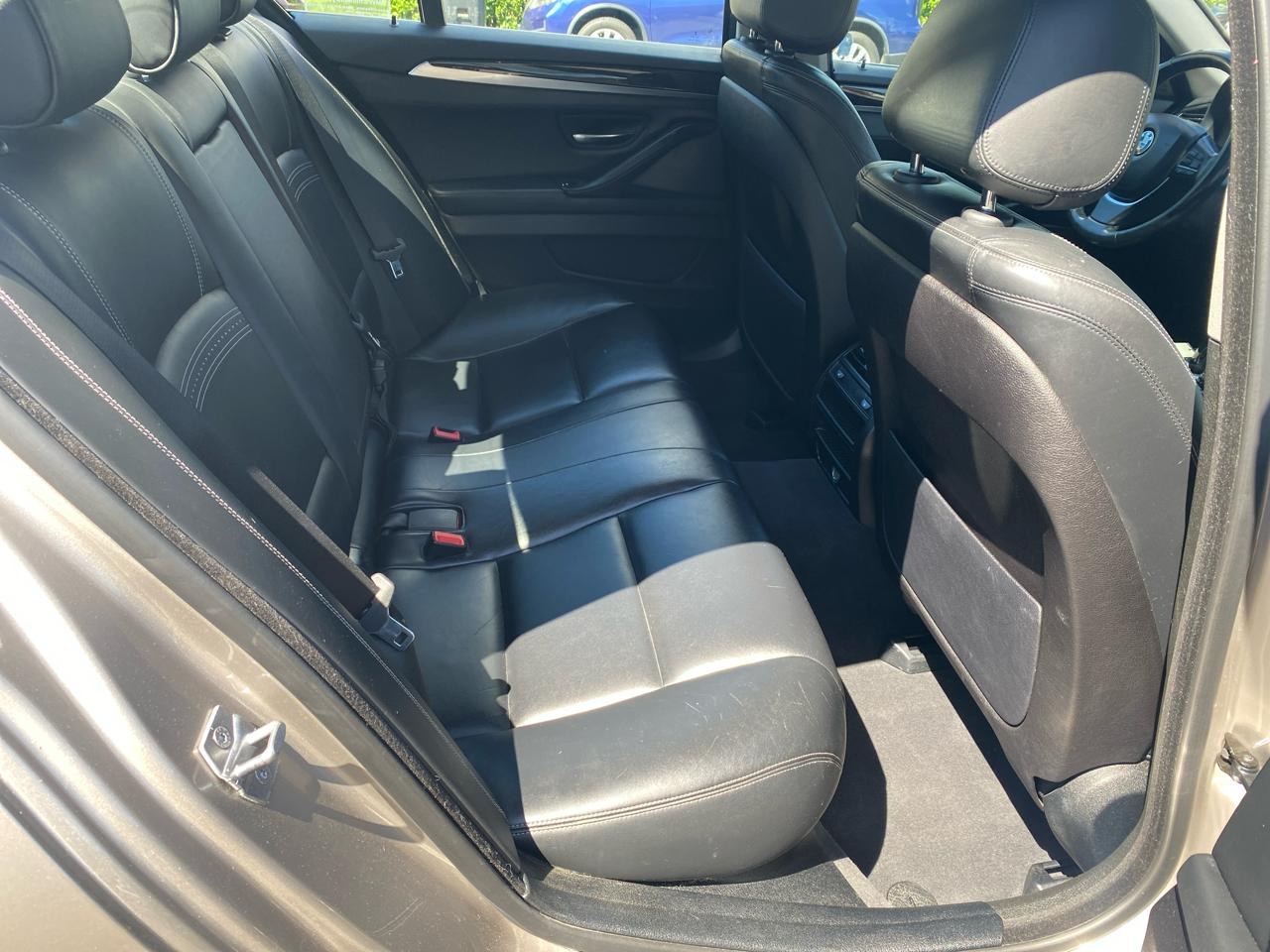 BMW 5-Series 528i 2015