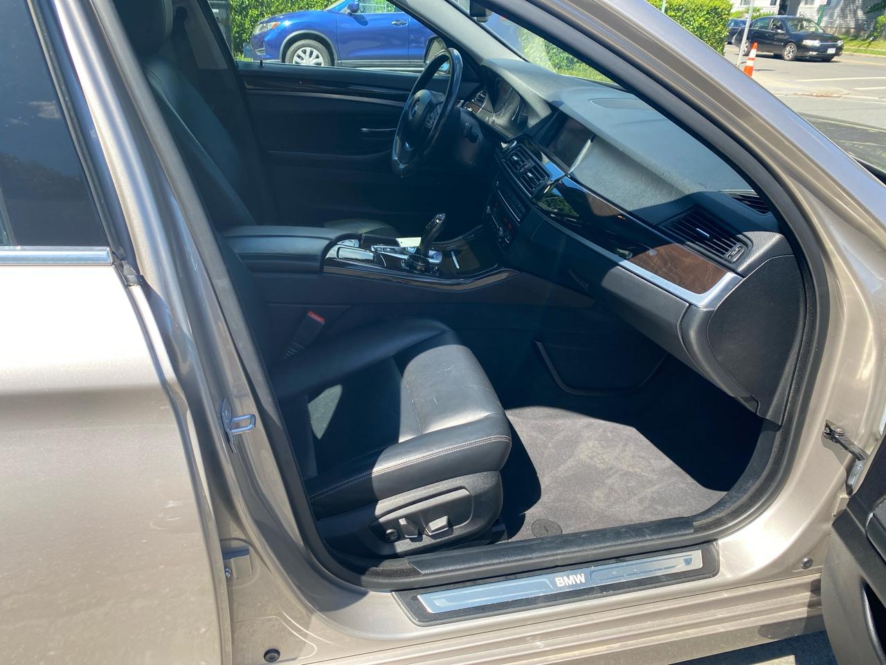 BMW 5-Series 528i 2015