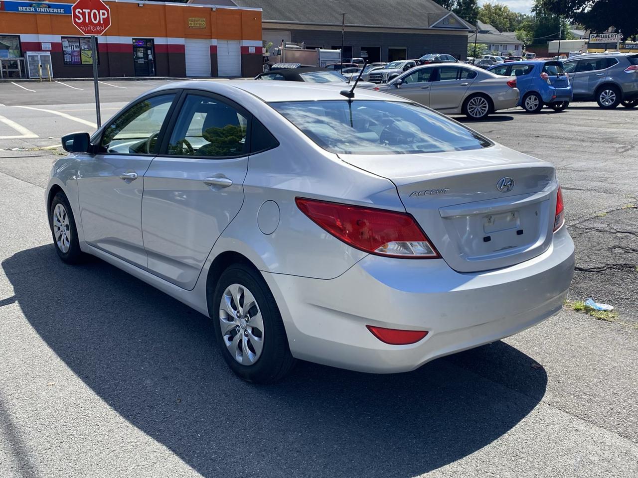 Hyundai Accent SE 4-Door 6A 2017