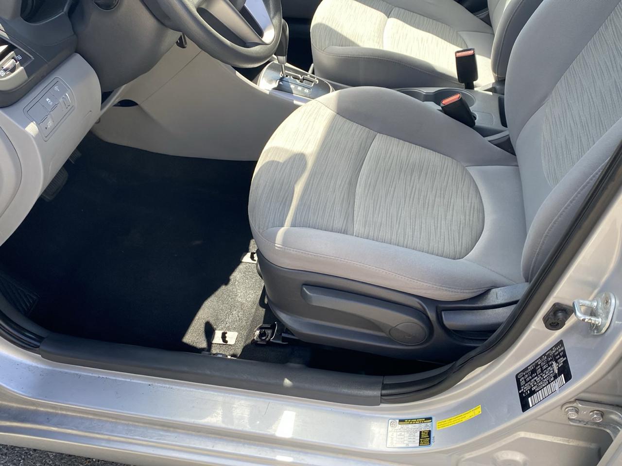 Hyundai Accent SE 4-Door 6A 2017