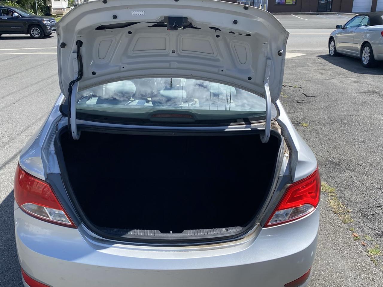 Hyundai Accent SE 4-Door 6A 2017