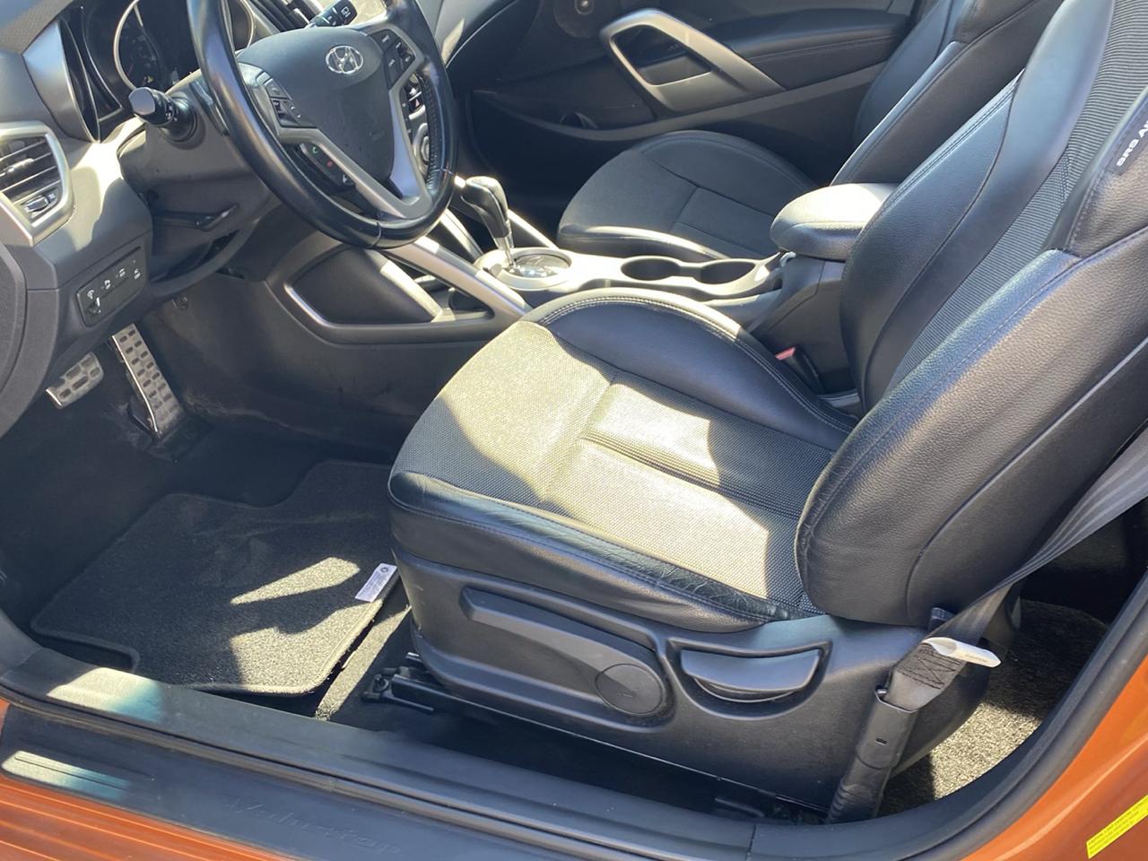 Hyundai Veloster Base 2014