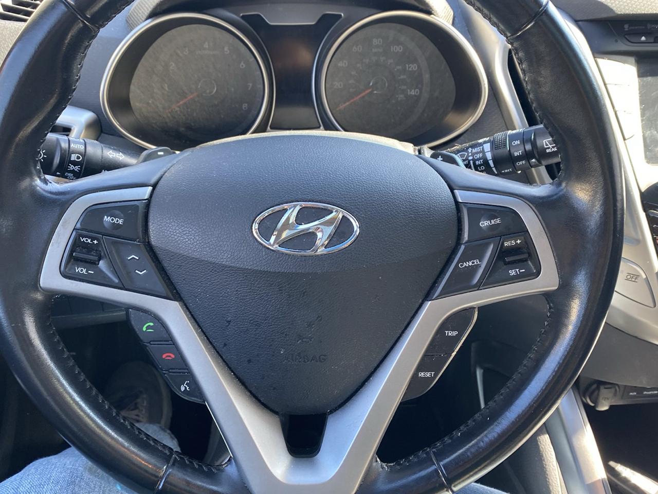 Hyundai Veloster Base 2014