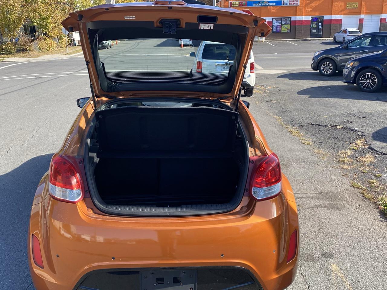 Hyundai Veloster Base 2014