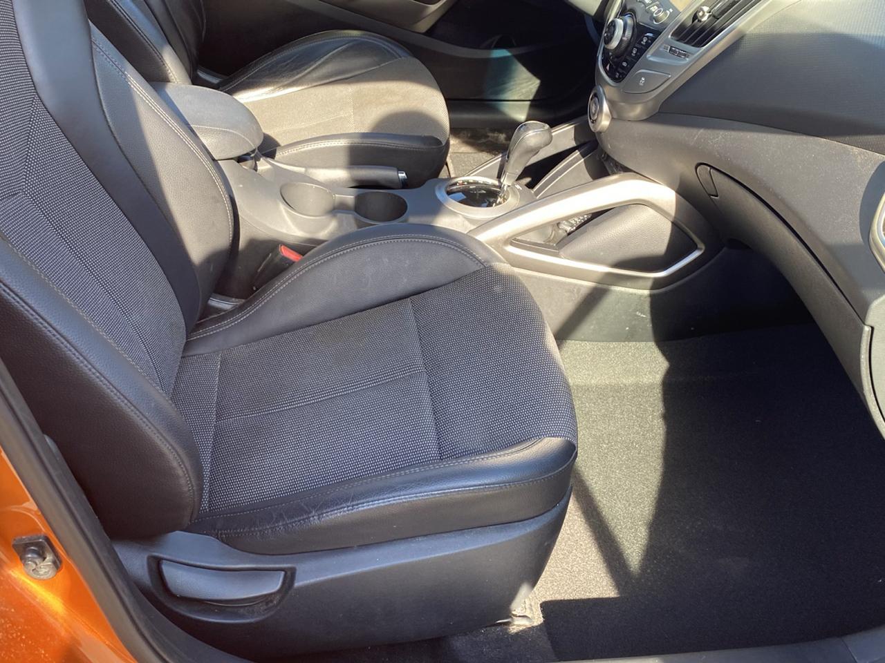 Hyundai Veloster Base 2014