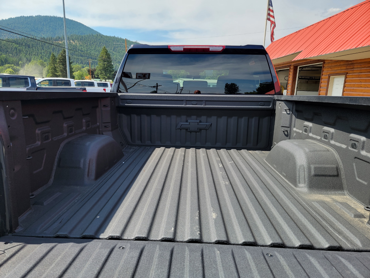 Chevrolet Silverado 1500 Trail Boss LT Crew Cab 4WD 2023 Chevrolet Silverado 1500 Trail Boss LT Crew Cab 4WD 2023