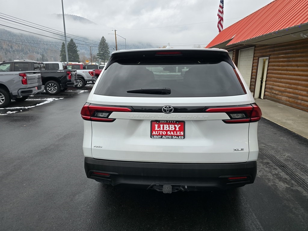 Toyota Grand Highlander XLE AWD 2024