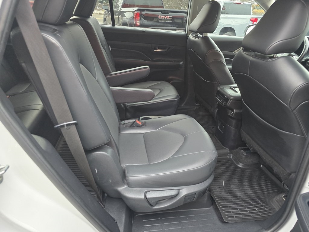 Toyota Grand Highlander XLE AWD 2024