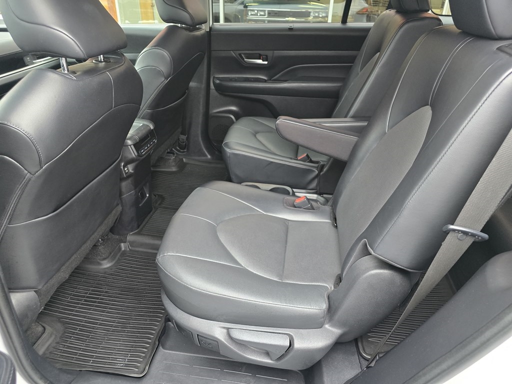 Toyota Grand Highlander XLE AWD 2024