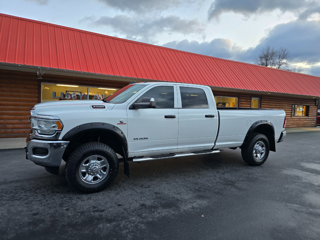 2021 RAM 3500 Tradesman 4x4 Crew Cab 8' Box