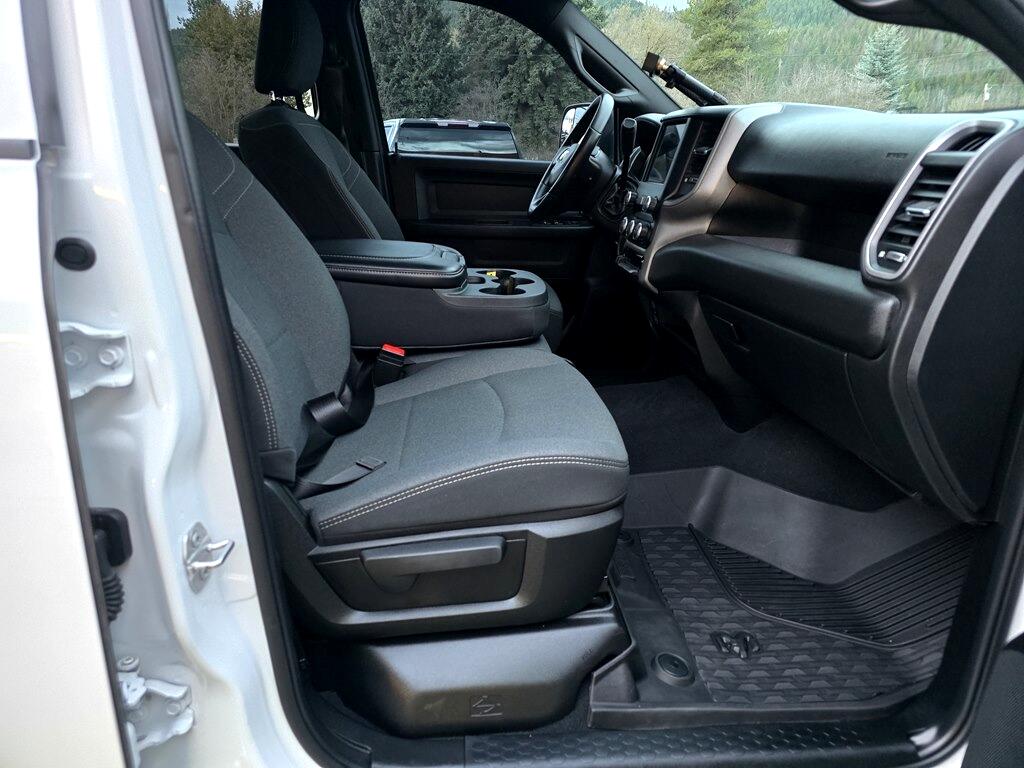 RAM 3500 Tradesman 4x4 Crew Cab 8' Box 2021