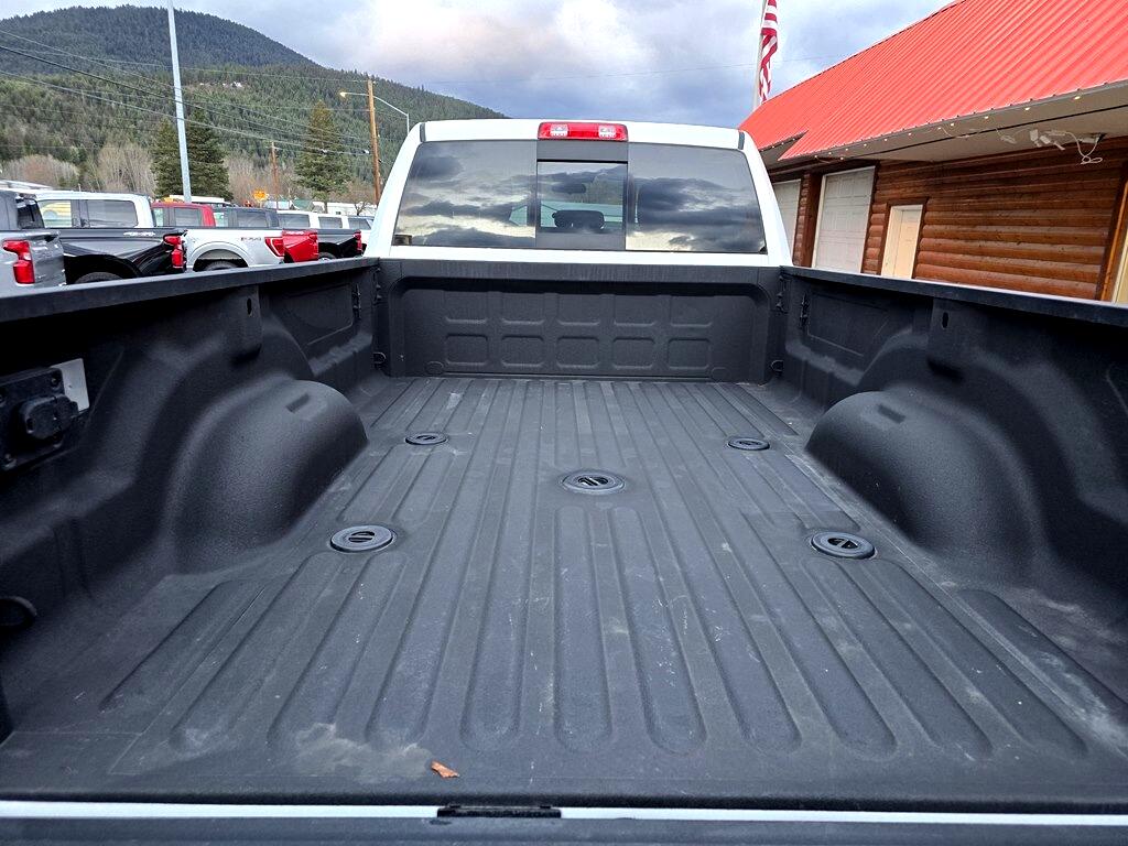 RAM 3500 Tradesman 4x4 Crew Cab 8' Box 2021