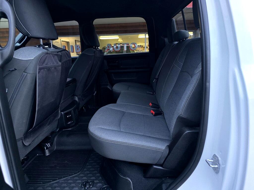 RAM 3500 Tradesman 4x4 Crew Cab 8' Box 2021