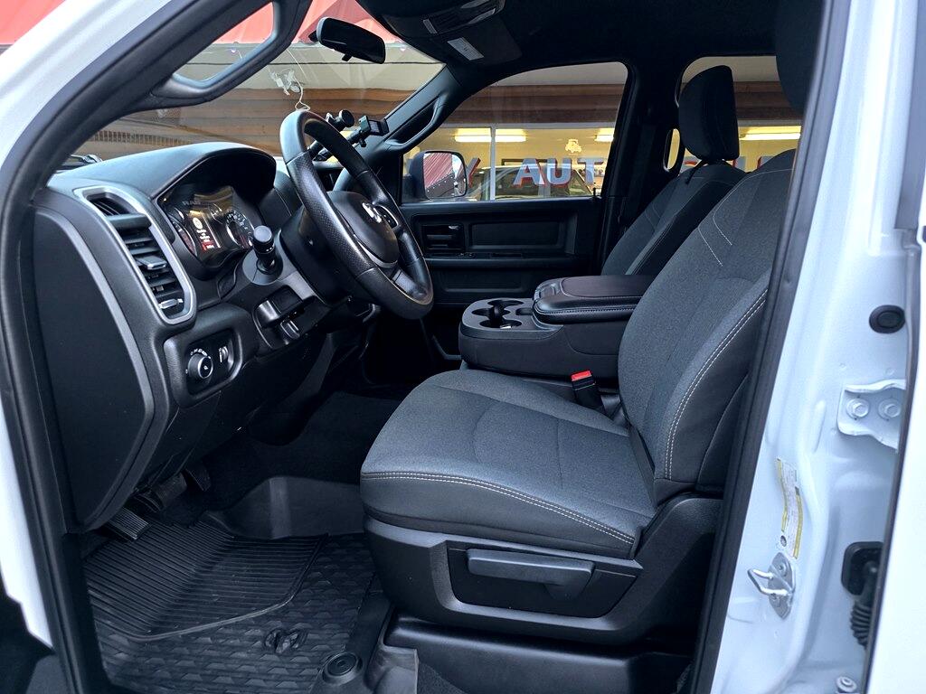 RAM 3500 Tradesman 4x4 Crew Cab 8' Box 2021