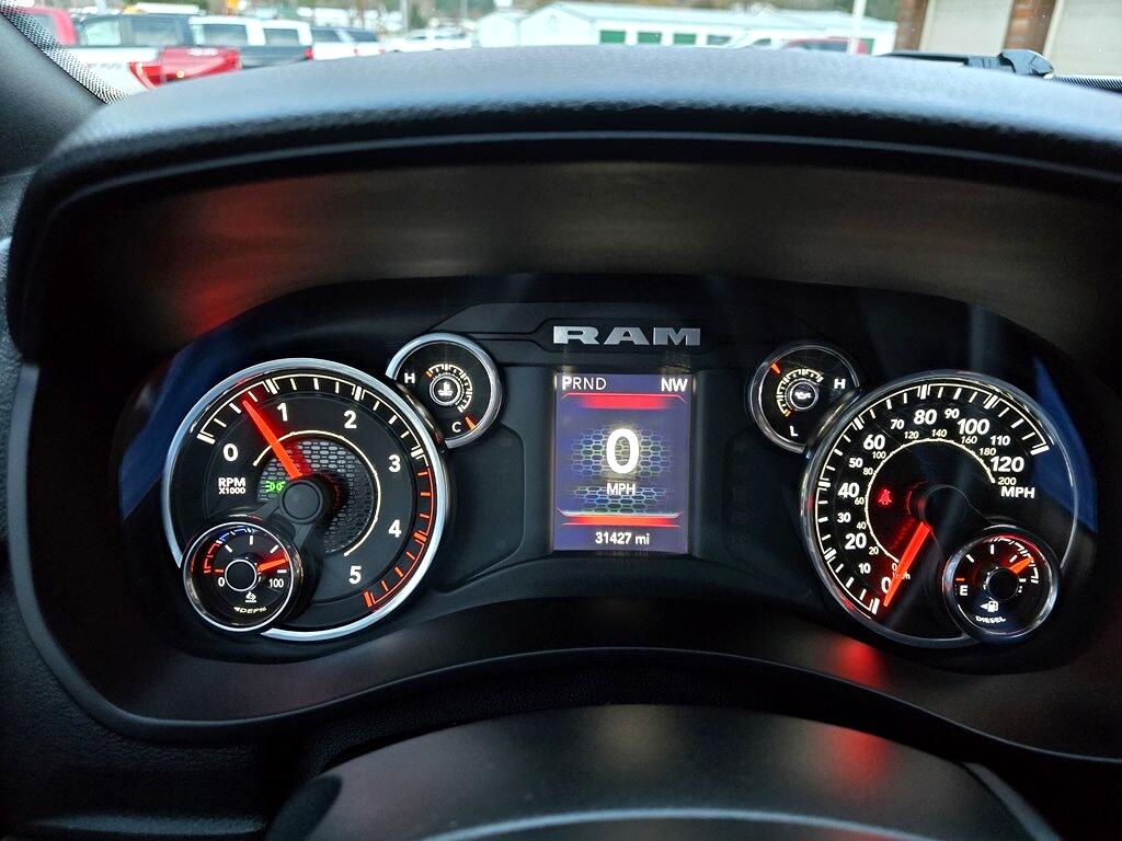 RAM 3500 Tradesman 4x4 Crew Cab 8' Box 2021