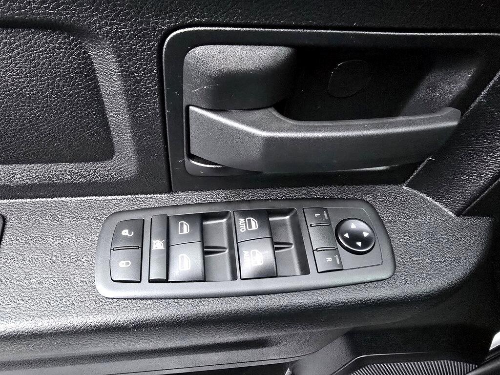 RAM 3500 Tradesman 4x4 Crew Cab 8' Box 2021