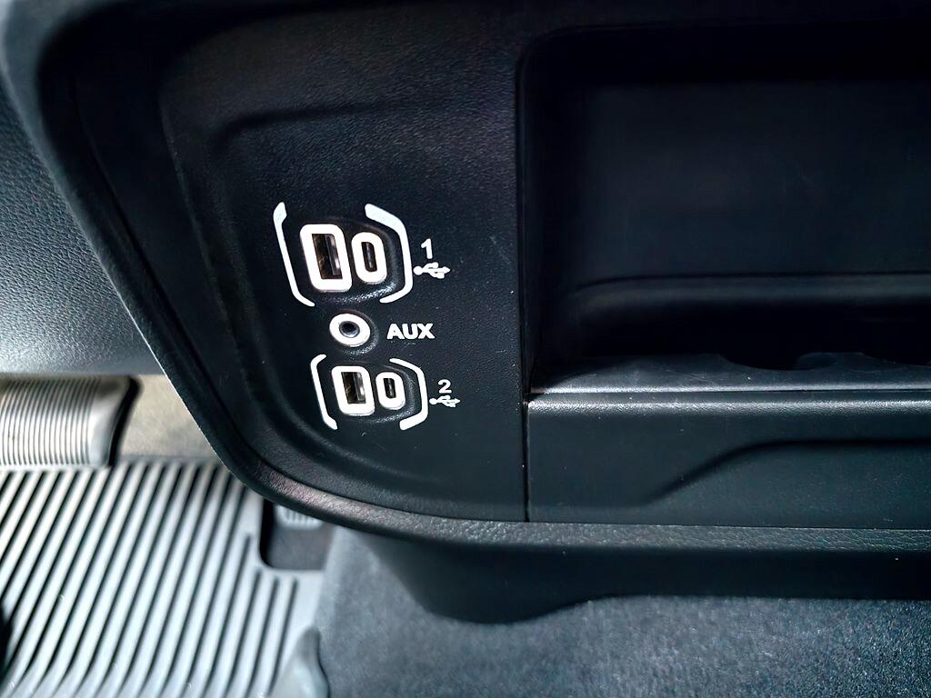 RAM 3500 Tradesman 4x4 Crew Cab 8' Box 2021