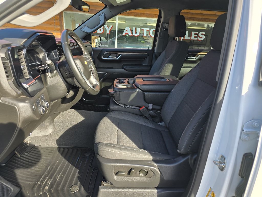 Chevrolet Silverado 1500 4WD Crew Cab 157" LT 2023