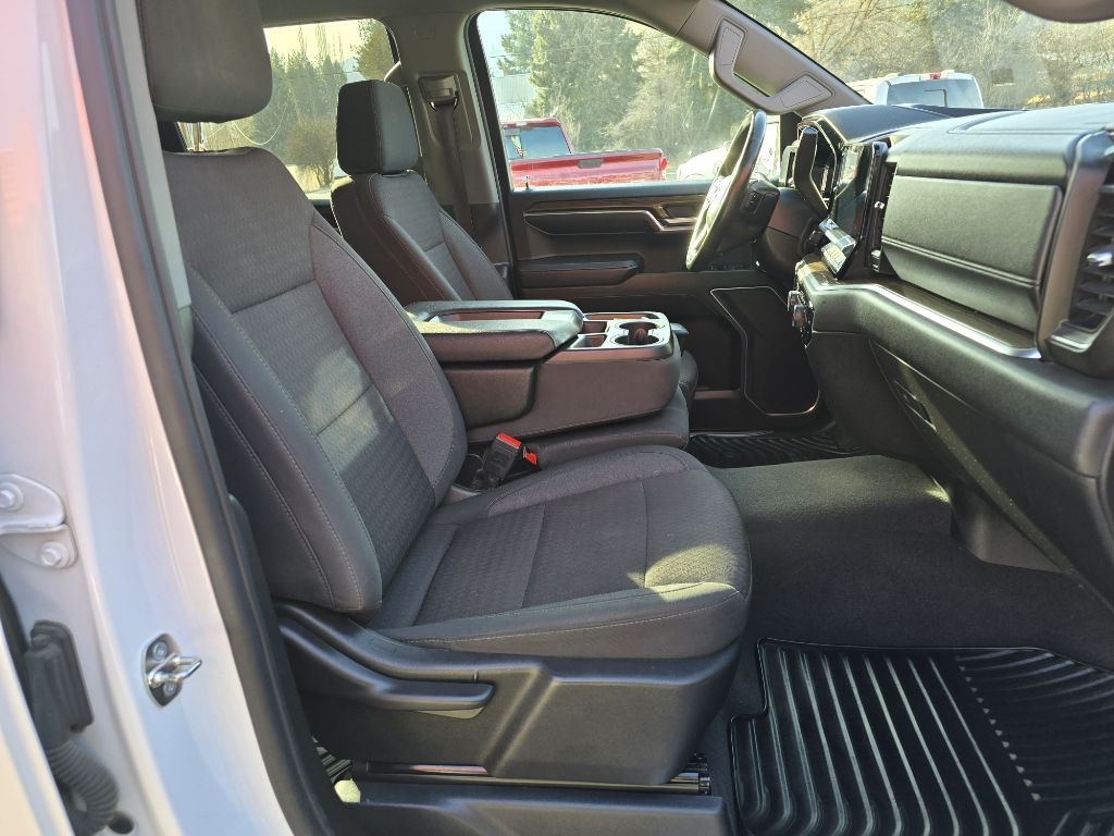 Chevrolet Silverado 1500 4WD Crew Cab 157" LT 2023