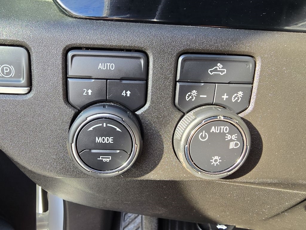 Chevrolet Silverado 1500 4WD Crew Cab 157" LT 2023