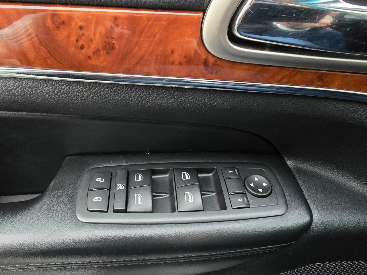 Jeep Grand Cherokee 4WD 4dr Limited 2011