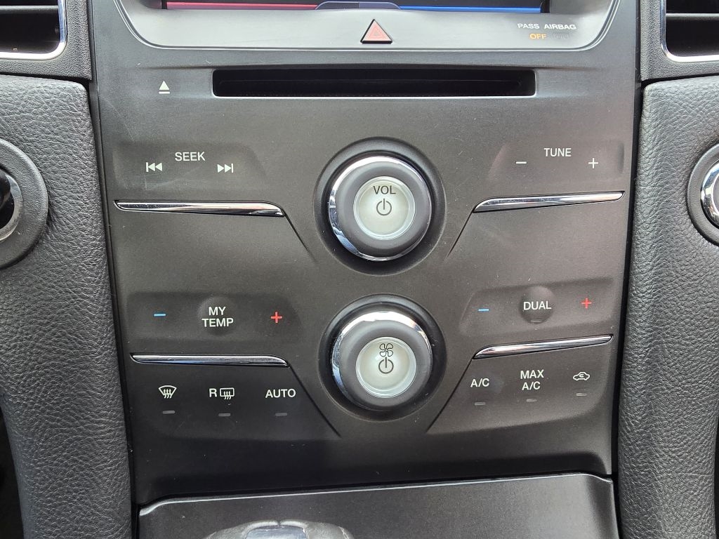 Ford Taurus 4dr Sdn SEL FWD 2013