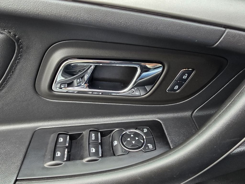 Ford Taurus 4dr Sdn SEL FWD 2013