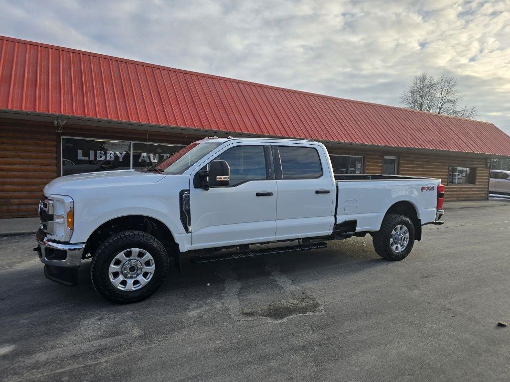 2023 Ford Super Duty F-350 SRW XLT 4WD Crew Cab 8' Box
