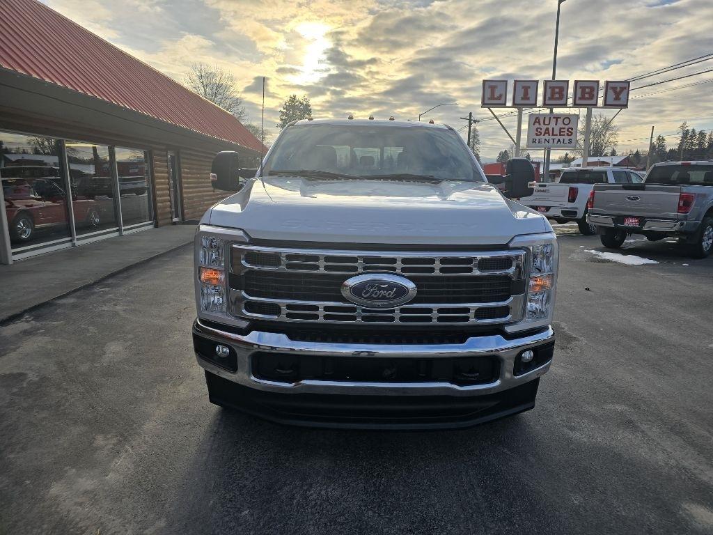 Ford Super Duty F-350 SRW XLT 4WD Crew Cab 8' Box 2023