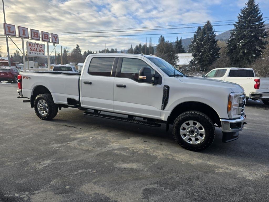 Ford Super Duty F-350 SRW XLT 4WD Crew Cab 8' Box 2023