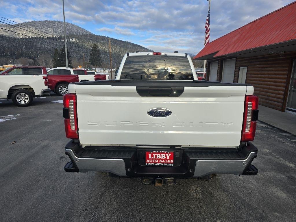 Ford Super Duty F-350 SRW XLT 4WD Crew Cab 8' Box 2023
