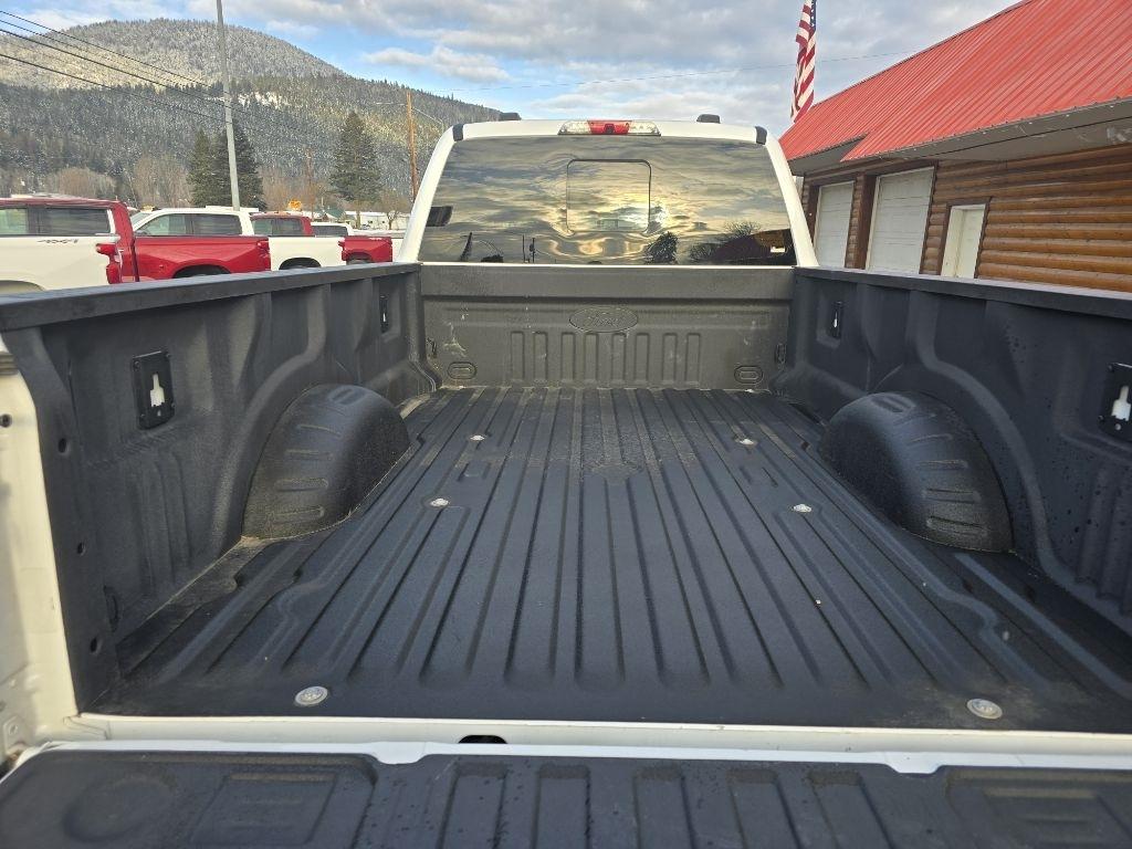 Ford Super Duty F-350 SRW XLT 4WD Crew Cab 8' Box 2023