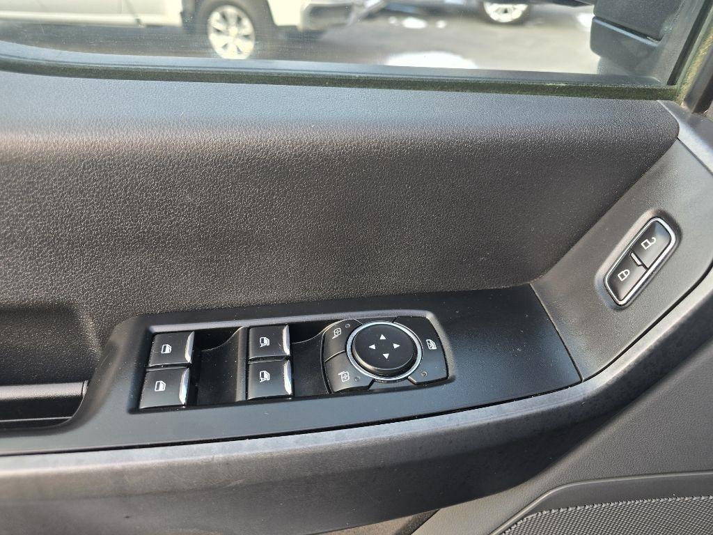 Ford Super Duty F-350 SRW XLT 4WD Crew Cab 8' Box 2023